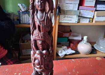 Hinduska figurka z drzewa sandalowego