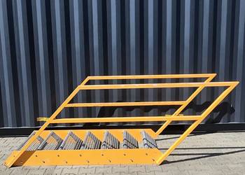 schody ocynkowane stopnie 70 cm szerokie ostatni stopień na 128 cm