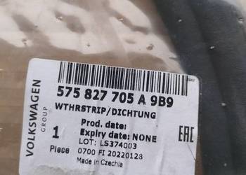 ŠKODA KAROQ NU Uszczelka Klapy Bagażnika Tylnego 575827705A 9B9 575827705A9