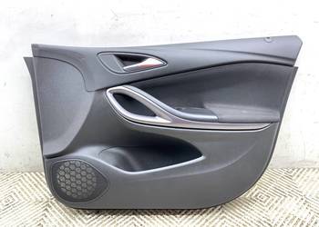 BOCZEK DRZWI PRAWY PRZÓD OPEL ASTRA K Inny TAPICERKA