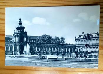 DREZNO - WIDOK NA PAŁAC ZWINGER W CENTRUM MIASTA