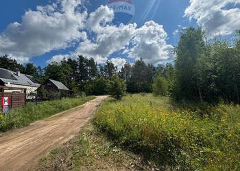 Ładne działki blisko jeziora koło Kolbud
