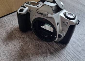 Aparat fotograficzny analogowy lustrzanka CANON EOS 300