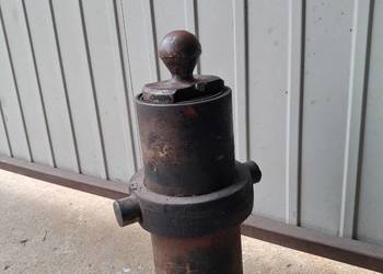 Siłownik przyczepy wywrotki kiper