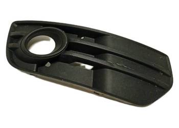 Kratka zderzaka prawa Audi Q5 8R 2008-2012 zaślepka halogenu 8R0807682