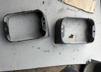 FIAT 126P 126 P ELEGANT MALUCH ramka osłona lampy przód przedniej