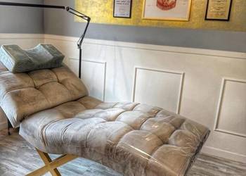 Nowoczesne łóżko kosmetyczne ,rzęsy ,zabiegi