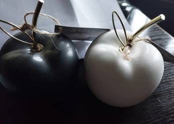 ceramiczne  jabłko decorative JJA  białe i czarne Nowe