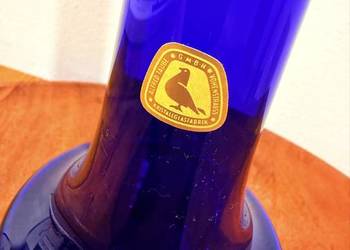 Ładny niebieski kryształowy wazon