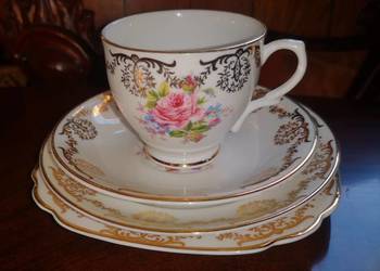 Filiżanka z 2 talerzykami, 22 ct złoto. England Filiżanka z 2 talerzykami, 22 ct złoto. England