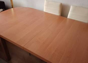Sprzedam stół rozkładany160x80 rozkłada się do200i 6 krzeseł .Stan b. dobry