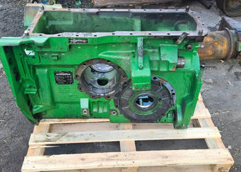 John Deere 8295R 8320R 8235R - skrzynka obudowa R312872