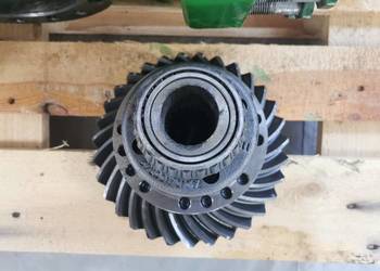 John Deere 6155 R {Wałek ataku Koło talerzowe 14X31}