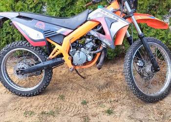 Sprzedam Cros 125/50 zarejestrowany.mozna jeździć na kartę motorowerową