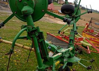 Przetrzasarka John Deere pottinger kuhn