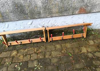 dwa wieszaki drewniane dwa wieszaki drewniane