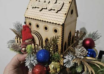 Stroik świąteczny z kościółkiem
