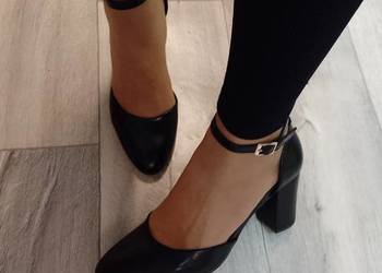 (40) Czarne czółenka wieczorowe z zapięciem, NOWE