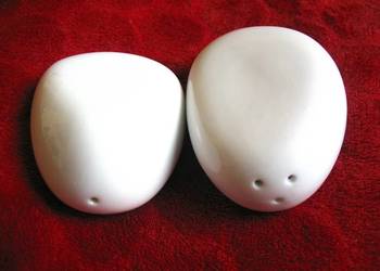 Sól i pieprz - Białe Kamienie - 8 i 7 x 3 cm Solniczka i pieprzniczka