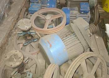 Silniki przemysłowe z kołami pasowymi