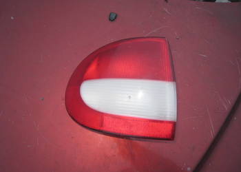 Lampa tylna prawa lub lewa Renault Megane lift 99-03sedan