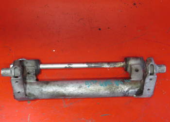 SUZUKI BURGMAN 400 250 07 k7  sanki mocowanie silnika wahacz uchwyt