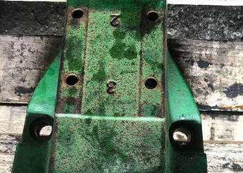 John Deere L216249 Podstawa Wspornika Błotnika John deere 6620 6630 6820 6…