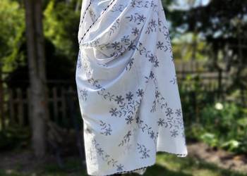 Duża chusta szal dupatta haftowana biała bawełna orient hidżab hijab turban