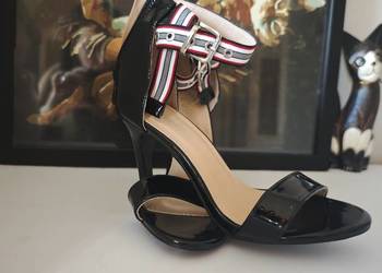 Sandałki na szpilce
