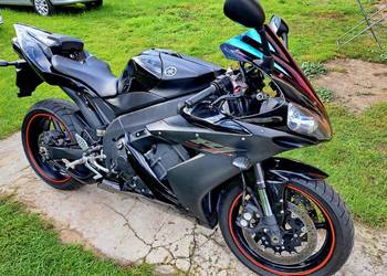 Yamaha R1 Black Raven 2006r