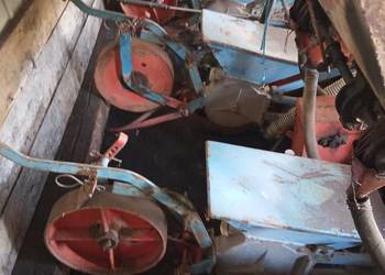 Siewnik do kukurydzy 4-rzędowy Becker