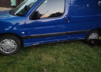 Samochód ciężarowy peugeot partner