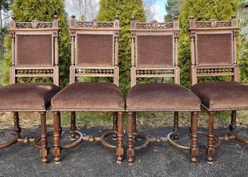 Komplet 4 orzechowych krzeseł eklektycznych (nr 9279)