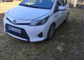 Toyota Yaris 1.5 Hybryda Automat Kamera 2 kpl opon 2 kluczyki Ekonomiczny