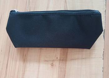 piórnik szkolny czarny 18x7x9cm nowy czarny materiałowy