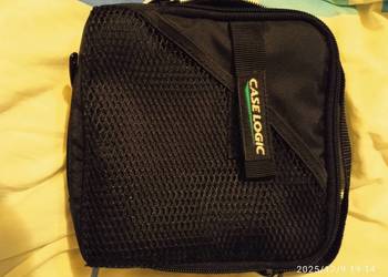 czarna torba do przechowywania płyt CD. Może służyć do innych celów