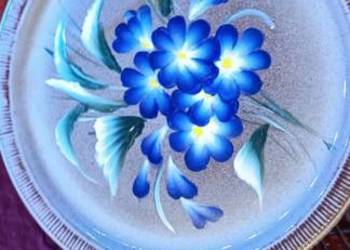 Ręcznie Malowany Talerz Dekoracyjny / Patera Ceramiczna – Niebieskie Kwiaty