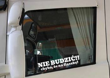 Naklejka 2x NIE BUDZIĆ, CHYBA ŻE NA FLASZKĘ, biała 47x11cm TIR BUS Naklejki