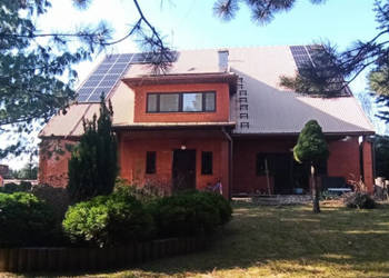 Dom 227m z basenem, fotowoltaiką i pompą ciepła