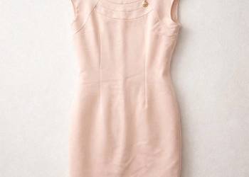 Elegancka sukienka pud4owy