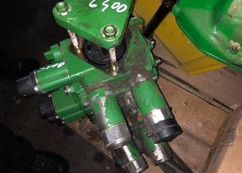 John Deere 6000 - Rozdzielacz