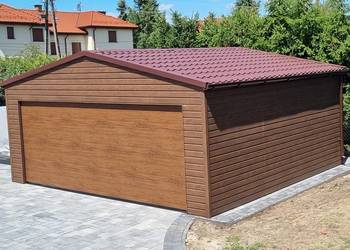 Nowoczesny Garaż Blaszany Z Brama Segmentową Blaszak