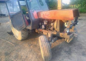 Ursus c-385 na szerokich oponach na chodzie