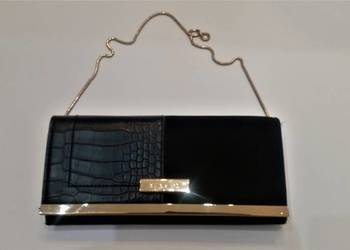 Stylowa kopertówka River Island czarna z łancuszkiem