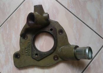 AL114392 obudowa, adapter pompy hydraulicznej John Deere