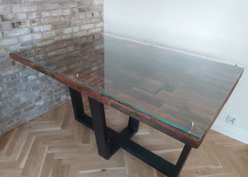 Stół z blatem ze starego drewna
