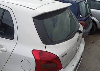 Toyota Yaris II 2 lotka spoiler na klapę bagażnika