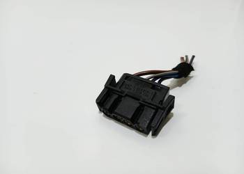 KOSTKA WTYCZKA LAMPY TYŁ TYLNEJ BMW E39 OE 1378134
