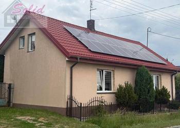 Komfortowy dom rodzinny z garażami i altaną