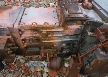 Obudowa skrzyni skrzynia claas axos 340 nr 7700098363A celis